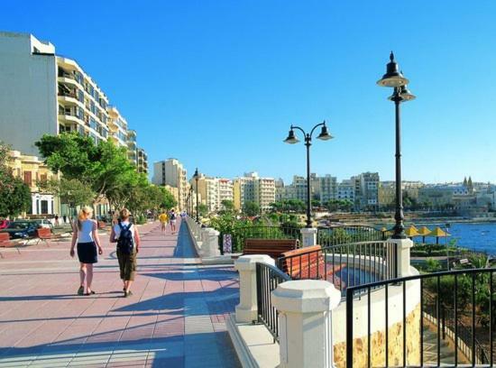 Cosy 1Br Penthouse With Terrace, Great Location Apartment Gzira ภายนอก รูปภาพ